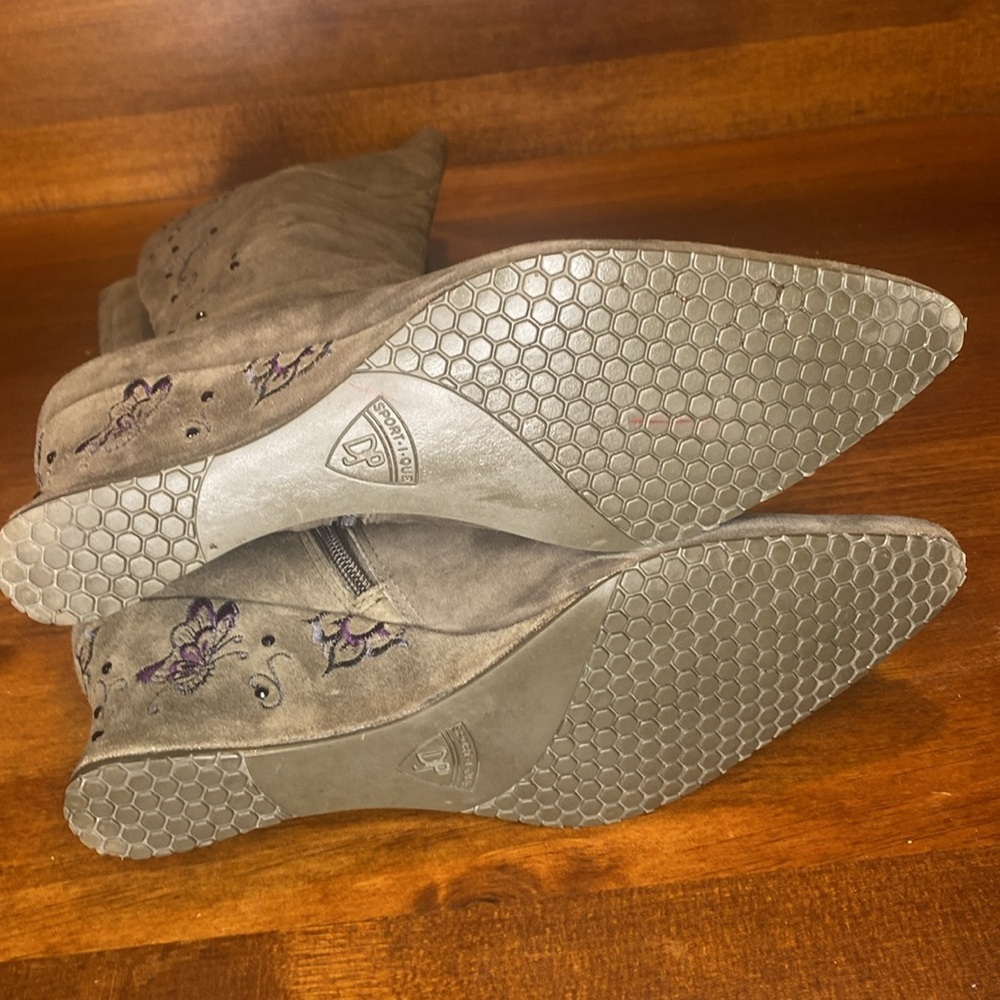 Donald J Pliner gray suede tall boots wedge heel purple butterfly embroidery 8.5 - Picture 7 of 17